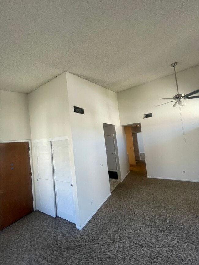 Building Photo - Phillips Ranch 2 Bedroom Condo
