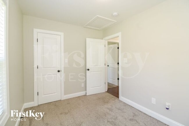 Building Photo - 438 Garland Dr