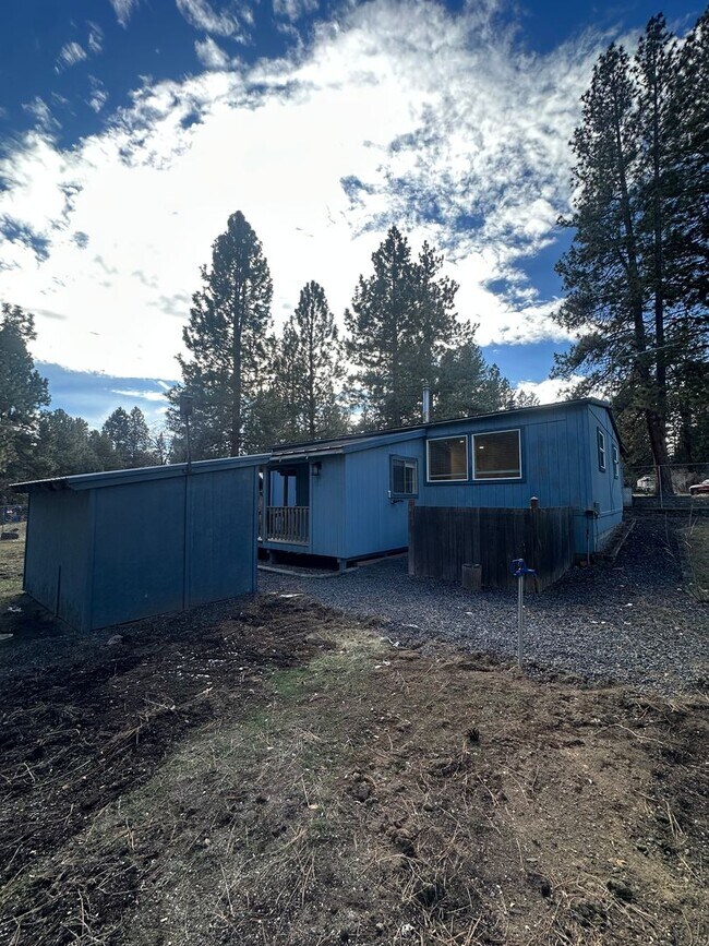 Building Photo - Completely Remodeled Home on 1 Acre in DRW