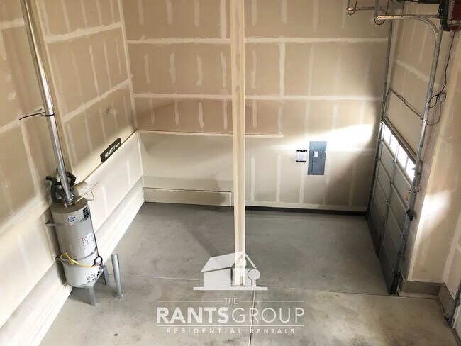 Building Photo - Beautiful Tumwater Home with Stunning Kitchen & Spacious Layout