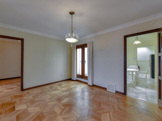 Building Photo - 3 bedroom in San Francisco CA 94118