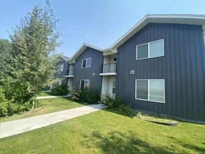 Building Photo - 3220 Savannah St