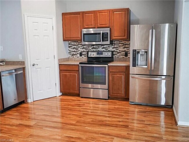 Building Photo - 17556 Brentwood Ct