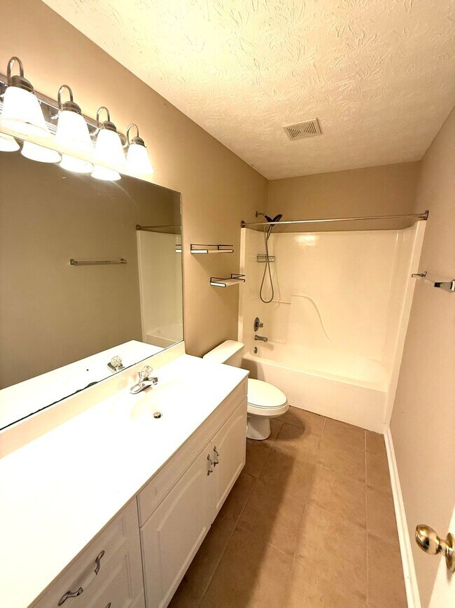 Building Photo - 9400 Colleton Ct
