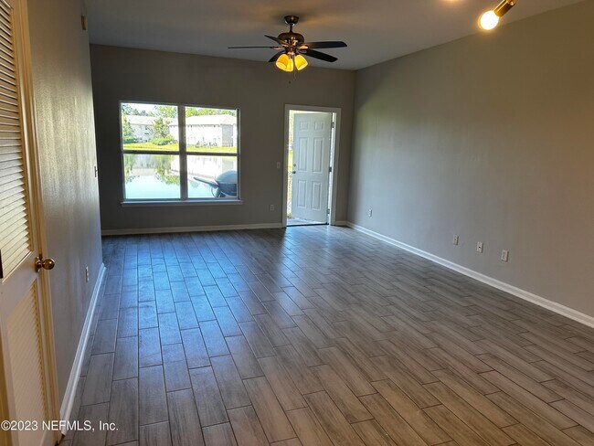Building Photo - 559 Southbranch Dr