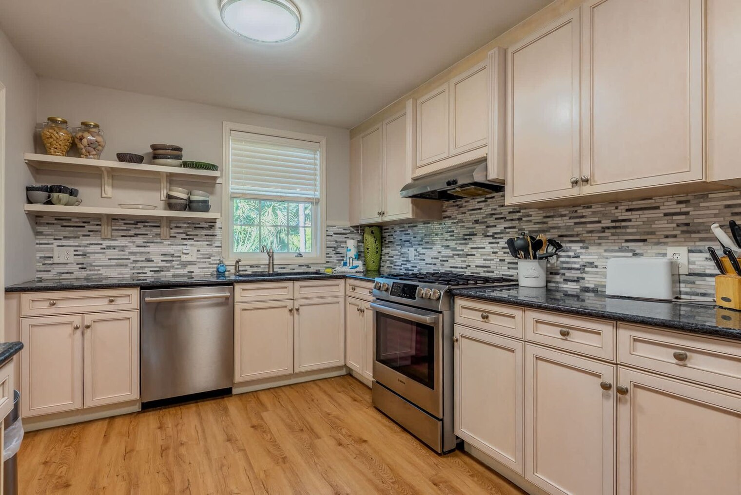 Building Photo - 7 Periwinkle Ln