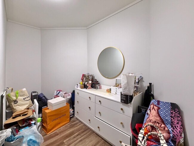 Building Photo - 331 4th St