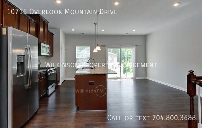 Building Photo - 10716 Overlook Mountain Dr