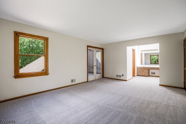 Building Photo - 34 Willow Brook Ln