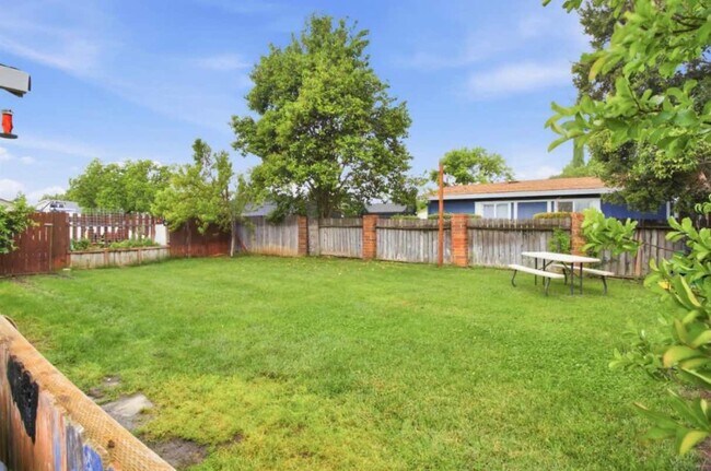Building Photo - 9101 Vernetta Way