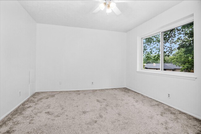 Building Photo - 9541 Clanton St