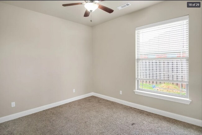 Building Photo - Beautiful 4 Bedroom 3 Full Bathroom DREAM ...