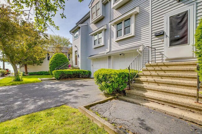 Building Photo - 109 Hawley Ave