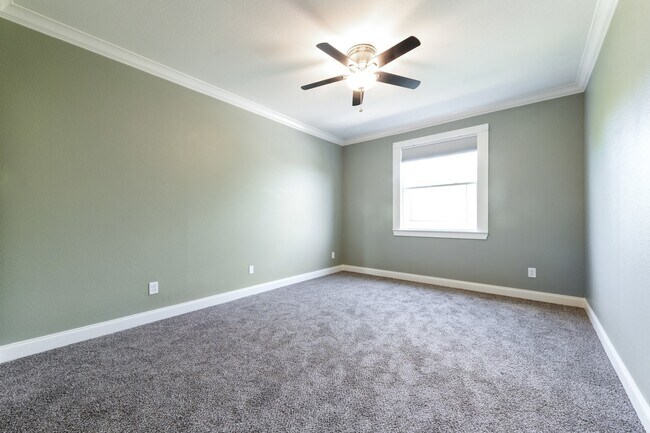 Building Photo - Gorgeous Upgraded Home in Villages at Hidd...