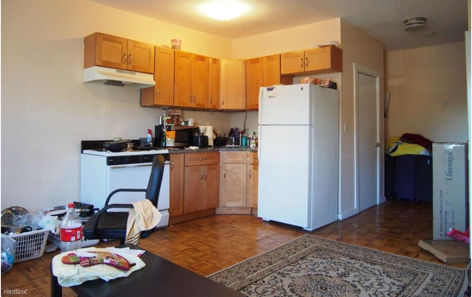 Building Photo - 1576 Tremont St