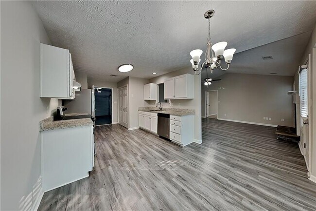 Building Photo - 40 Colton Dr