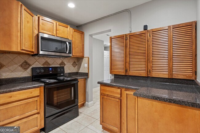 Building Photo - 2115 Julien Overlook