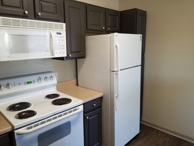 Kitchen - 1665 S Radisson Dr