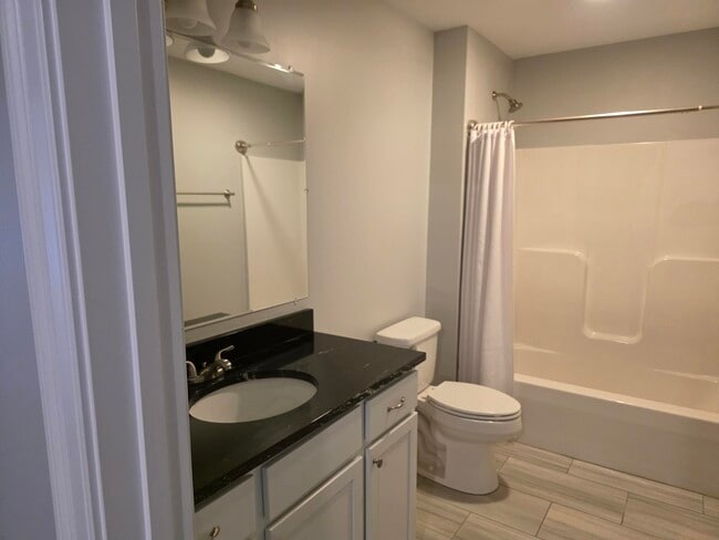 Building Photo - 17 Callaway Dr