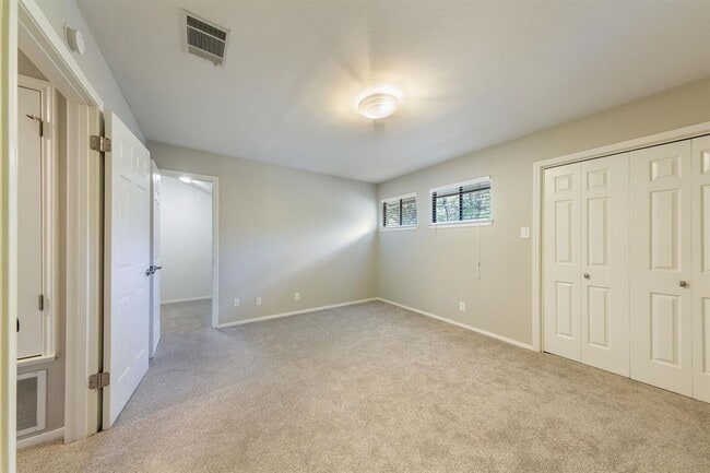 Building Photo - 4404 Travis Country Cir