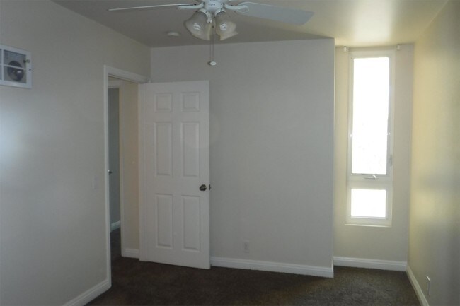 Building Photo - 5540 Lindo Paseo