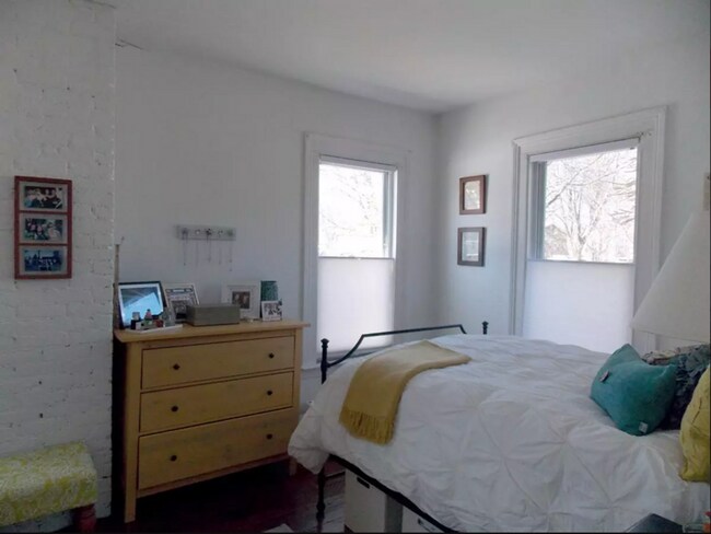 Building Photo - Architect-Restored 1BR at State & Bishop | Renovated Kitchen | In-Unit W/D