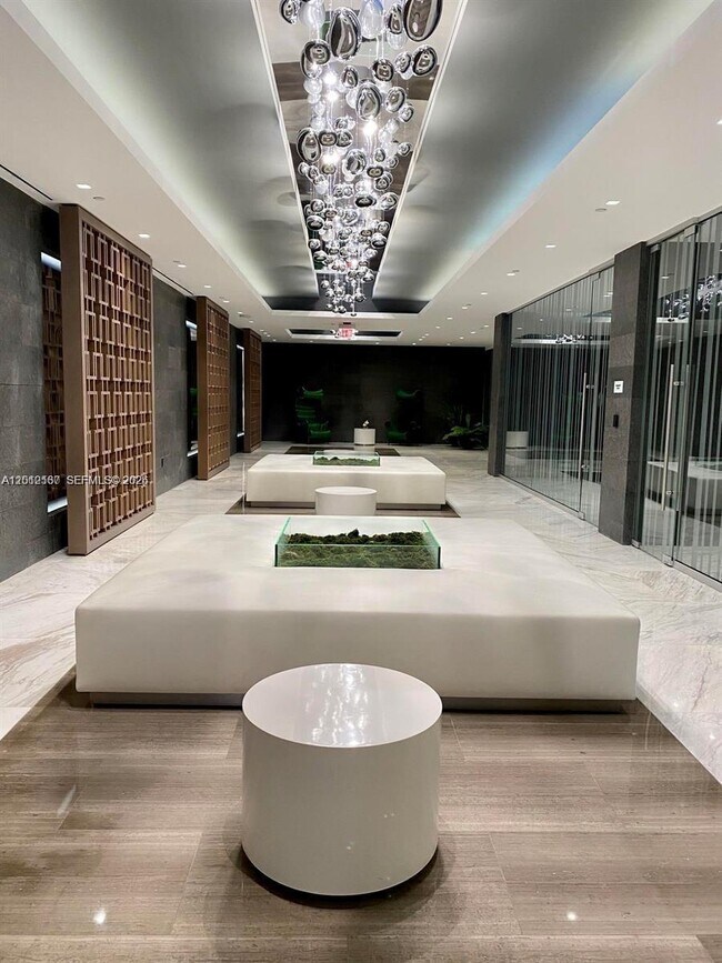 Building Photo - 400 Sunny Isles Blvd