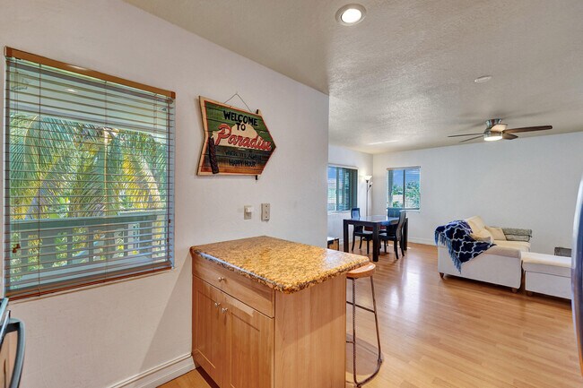 Building Photo - 1423 Holly Heights Dr
