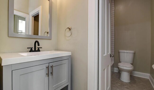 Building Photo - 47-49 S Monroe