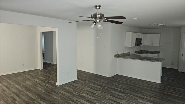 Building Photo - 15681 Del Norte Dr