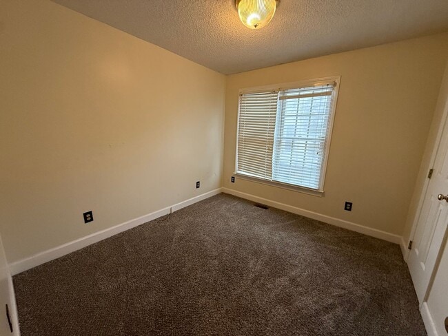 Building Photo - 3706 Trace Dr