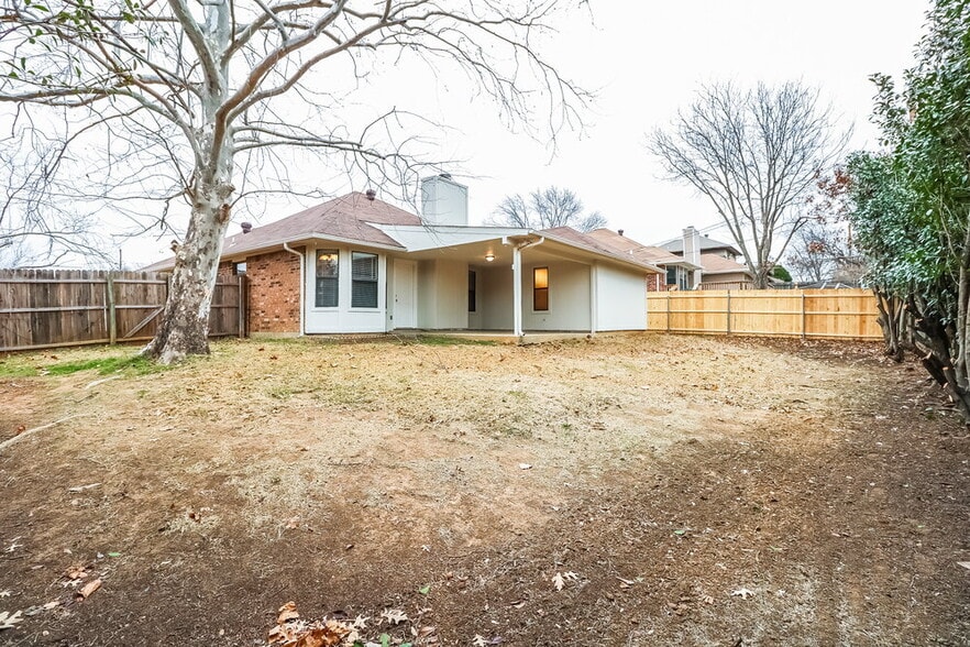 Building Photo - 641 Ozark Ave