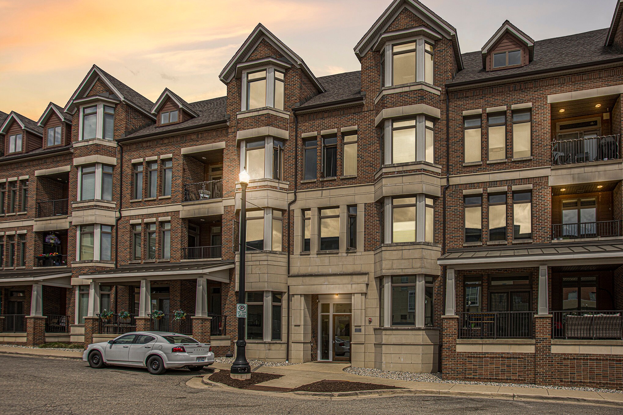 Building Exterior - 430 Union Ave NE