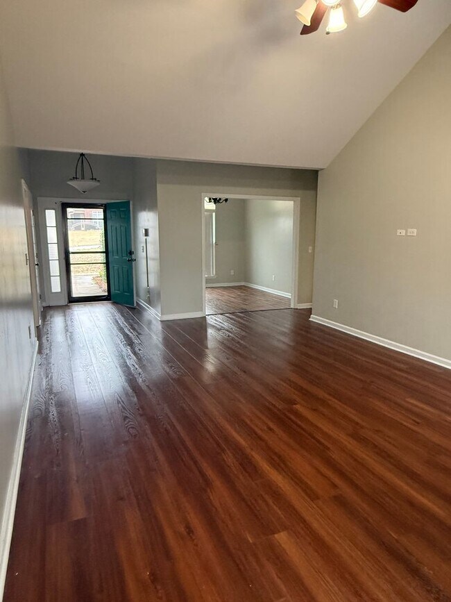 Building Photo - 1500 Cedar Hill Trail