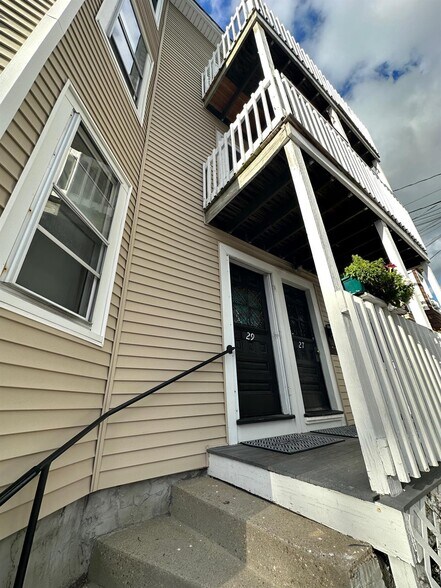 Building Photo - 27 Durham St