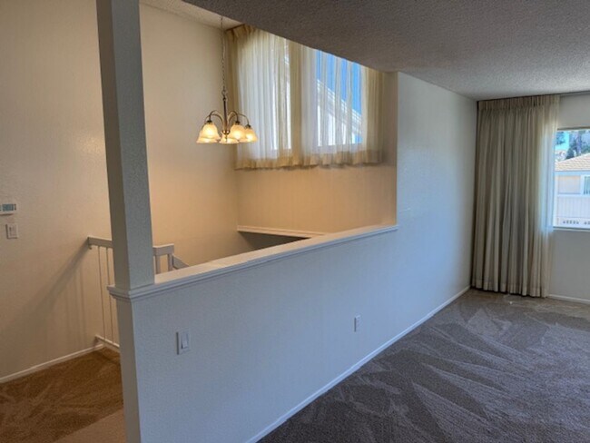 Building Photo - Newly Renovated 4 Bedroom 3 Bath Home with...