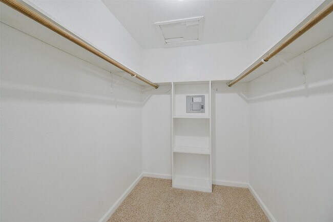 Building Photo - 12955 Woodforest Blvd