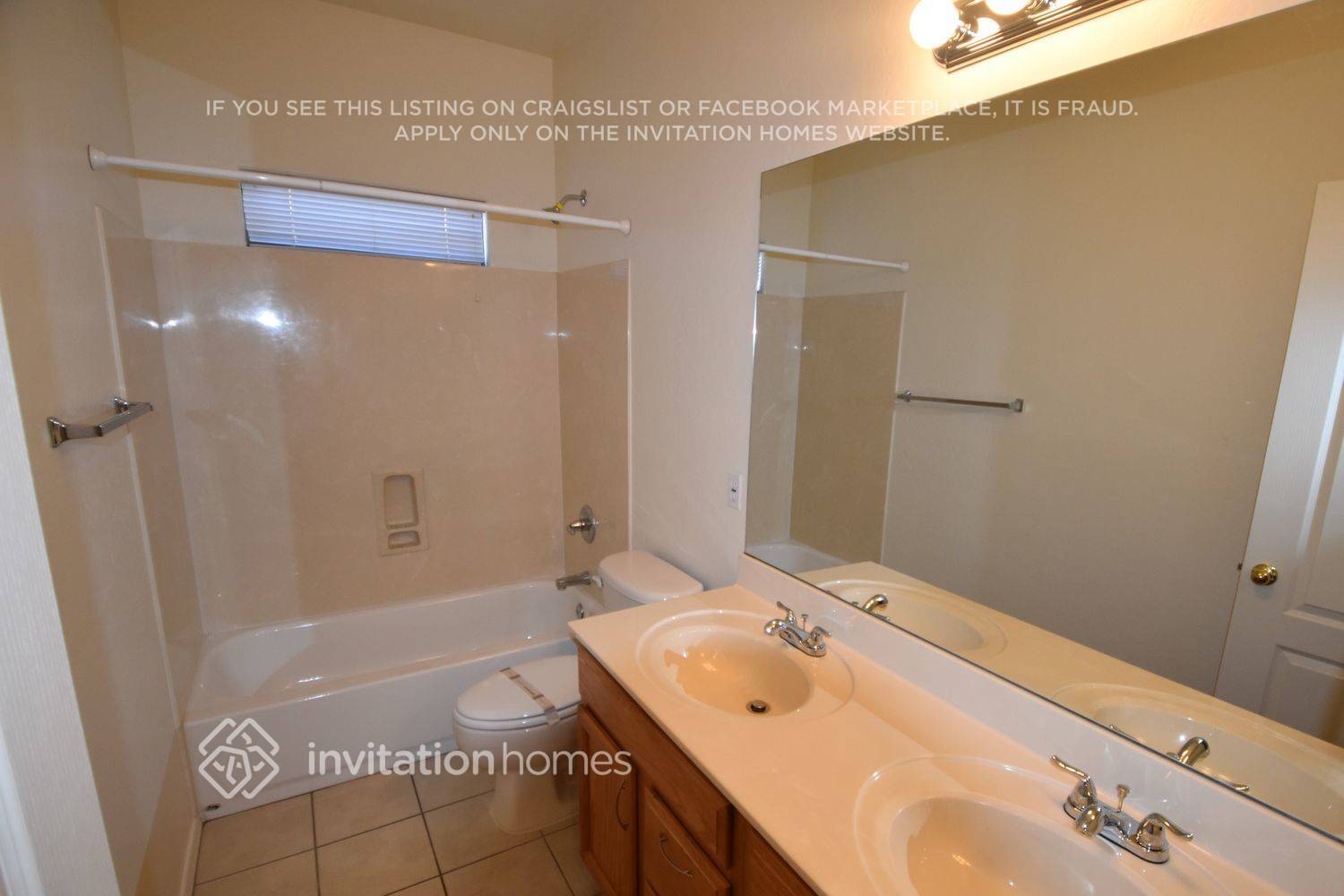 Building Photo - 2213 W Carolina Dr