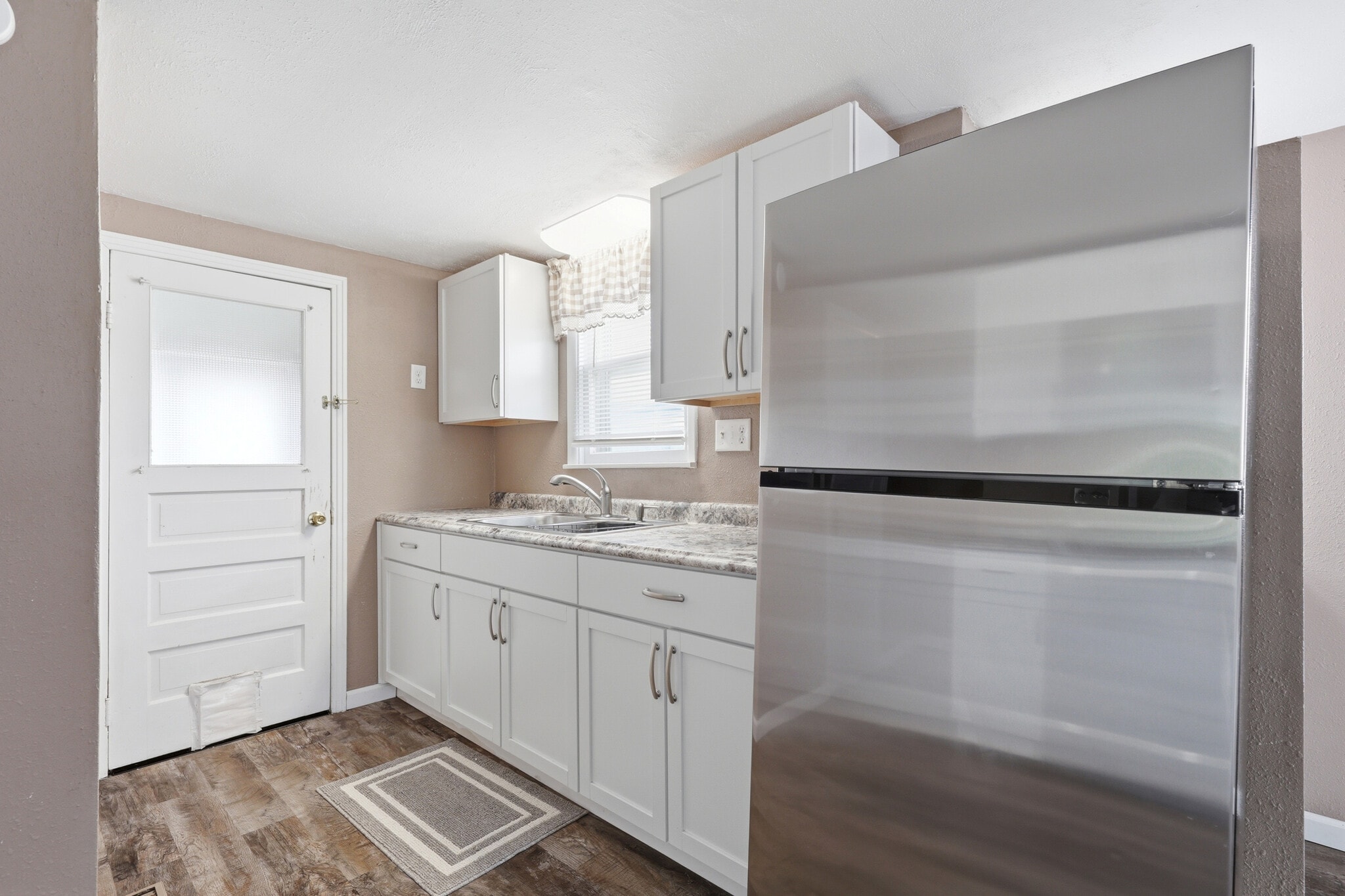 Building Photo - 727 Fairview St