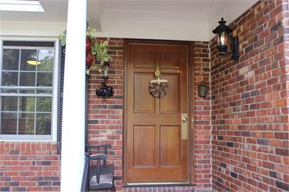Building Photo - Gorgeous 4/3 Home with fenced yard and garage