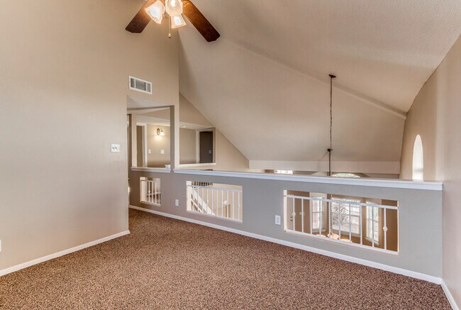Building Photo - 3 Bedroom Northeast home for rent