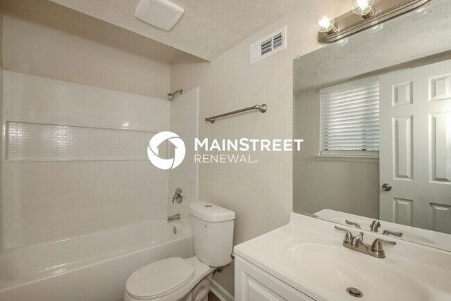 Building Photo - 4 Bedroom Pet-Friendly Home in Ellenwood, GA with Main Street Renewal