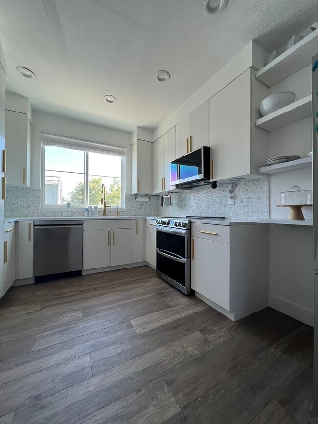 Building Photo - Coastal Living at Pleasure Point - Stunnin...