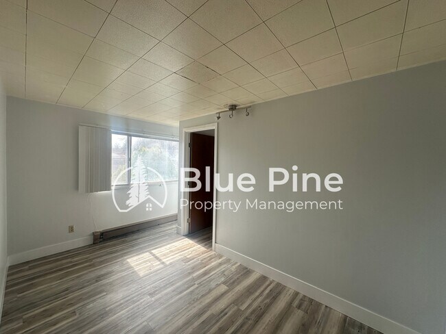 Building Photo - 1440 Alice Ave