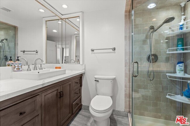 Building Photo - 4316 Marina City Dr