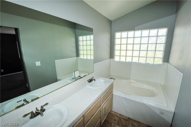 Building Photo - 5432 Royal Vista Ln