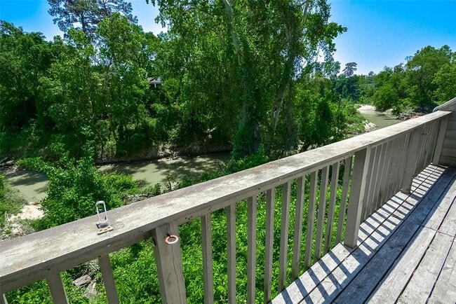 Building Photo - 9400 Doliver Dr