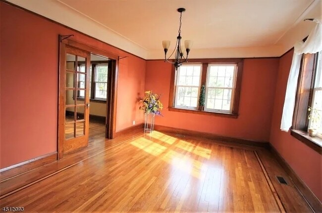 Building Photo - 227 Sunnymeade Rd