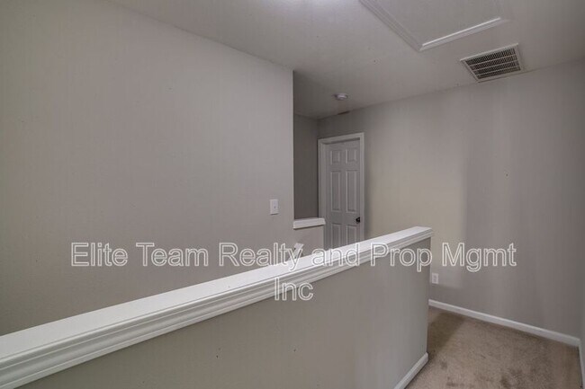 Building Photo - 6434 Gatesville Ln