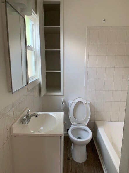 Building Photo - 6620 Brann St